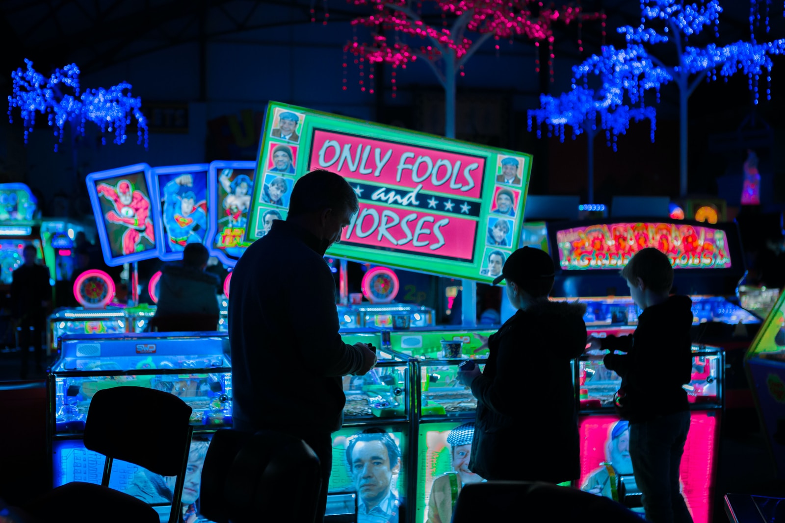 ทำไมสล็อตแมชชีนออนไลน์จึงน่าสนใจ? ผู้เล่นสล็อตแมชชีนอาวุโส 5 นาทีออกมาพูด! 3 ทำไมสล็อตแมชชีนออนไลน์จึงน่าสนใจ? ผู้เล่นสล็อตแมชชีนอาวุโส 5 นาทีออกมาพูด!