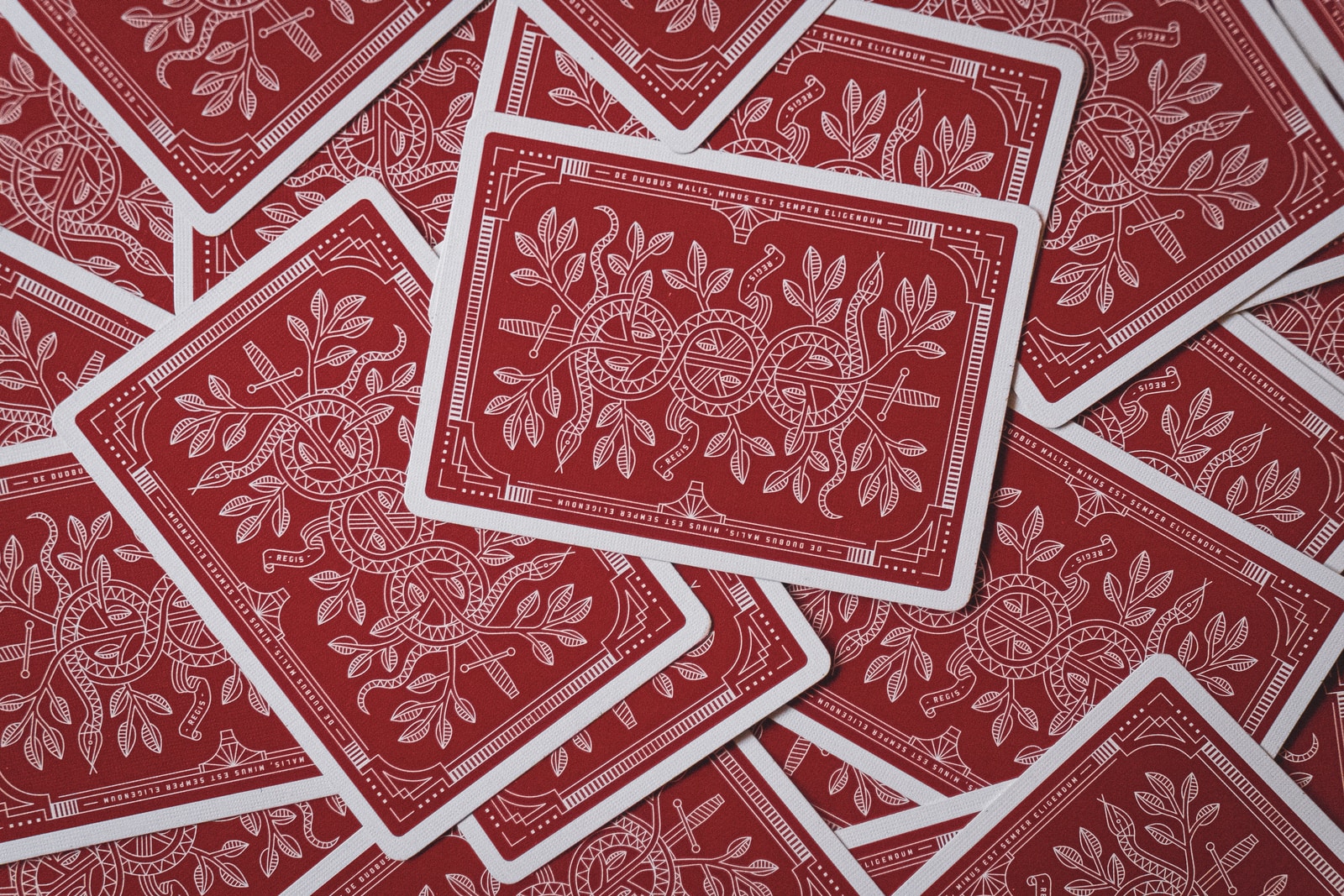 ไพ่แคงกฎของเกมจะบอกคุณ! 3 red playing cards